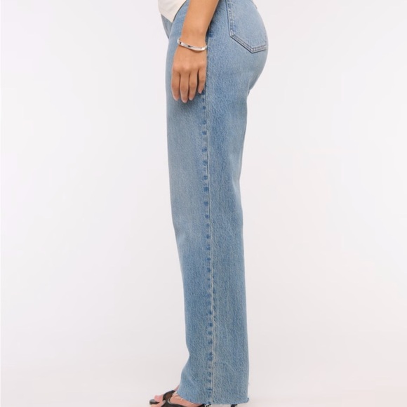🆕 A&F Curve Love Vintage Ultra High Rise Raw Hem Straight Leg Denim - Picture 8 of 9
